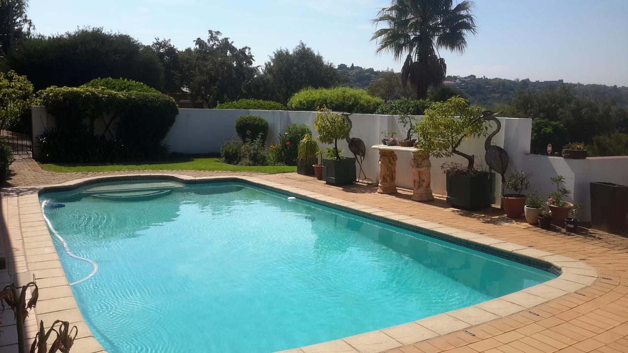 Chez Esme Guest House Roodepoort Exterior foto