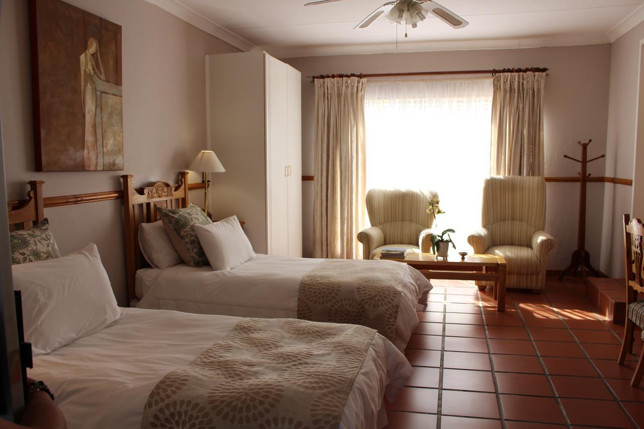 Chez Esme Guest House Roodepoort Exterior foto